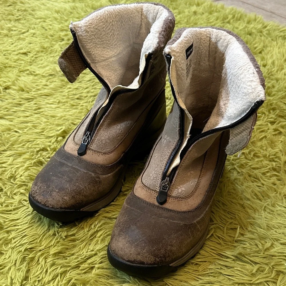 Timberland Brown Suede Zip Winter Shoes Women’s Size 10